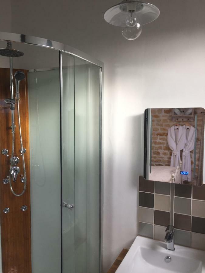 No 3 Route De Lingramiere Bed & Breakfast La Ferte-Mace Bagian luar foto